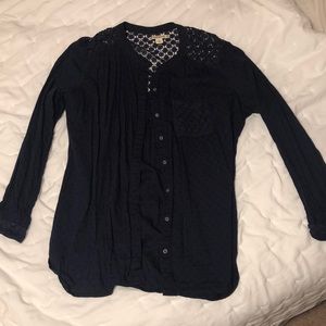 Navy long sleeve shirt.